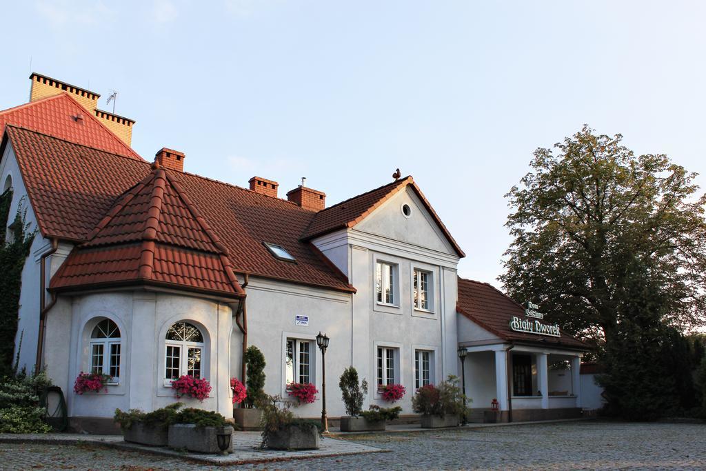 Dom Goscinny Bialy Dworek Człuchów Quarto foto